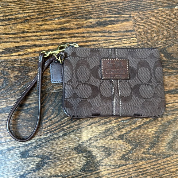 Coach Signature Wristlet Brown Canvas & Leather With Plaid Lining gold hardwear - Picture 14 of 14